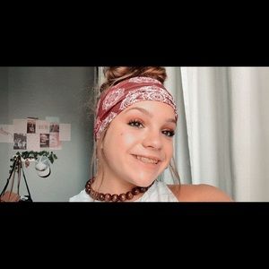 Meet your Posher, Claire